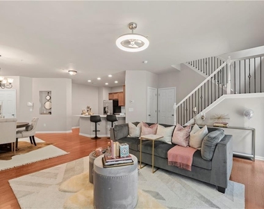 1673 Caswell Parkway - Photo Thumbnail 3