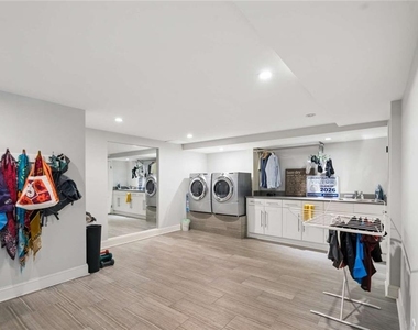 1691 Friar Tuck Road Ne - Photo Thumbnail 28