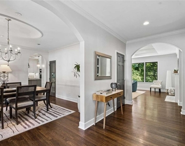 1691 Friar Tuck Road Ne - Photo Thumbnail 12