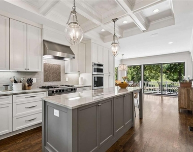 1691 Friar Tuck Road Ne - Photo Thumbnail 4