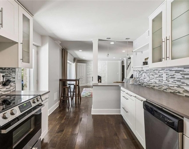 1691 Friar Tuck Road Ne - Photo Thumbnail 29