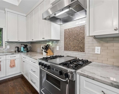 1691 Friar Tuck Road Ne - Photo Thumbnail 15