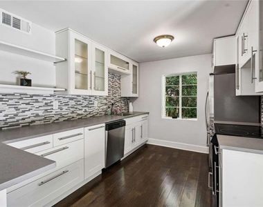 1691 Friar Tuck Road Ne - Photo Thumbnail 8