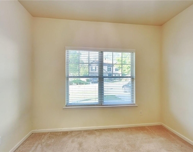 1324 Little Hampton Drive - Photo Thumbnail 3