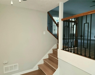 5542 Shawnee Trail - Photo Thumbnail 7