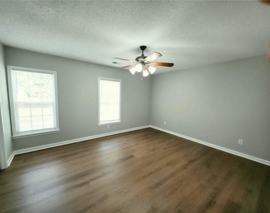 5542 Shawnee Trail - Photo Thumbnail 6