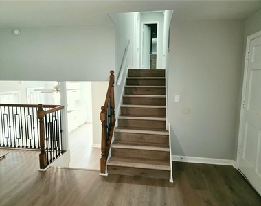 5542 Shawnee Trail - Photo Thumbnail 3