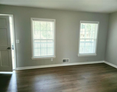 5542 Shawnee Trail - Photo Thumbnail 1