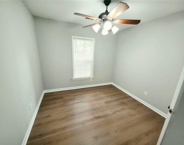 5542 Shawnee Trail - Photo Thumbnail 16