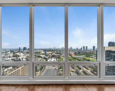 500 W Superior Street - Photo Thumbnail 8