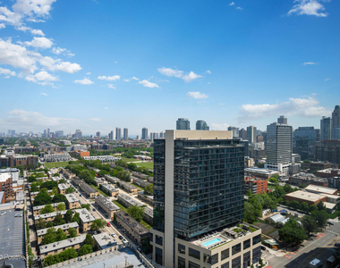 500 W Superior Street - Photo Thumbnail 20
