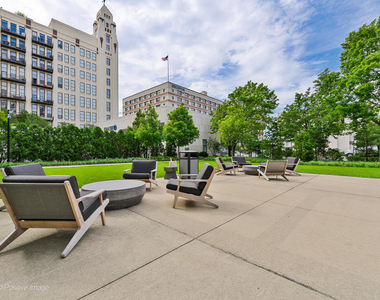 500 W Superior Street - Photo Thumbnail 25