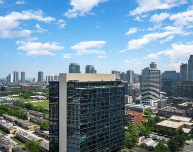 500 W Superior Street - Photo Thumbnail 21