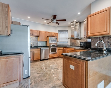 1437 N Washtenaw Avenue - Photo Thumbnail 3