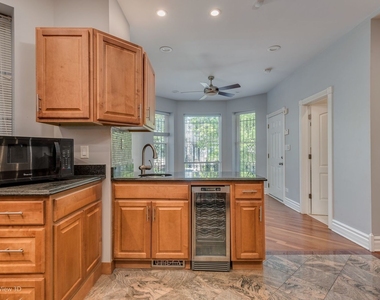 1437 N Washtenaw Avenue - Photo Thumbnail 2