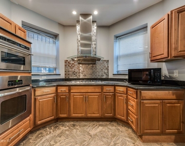 1437 N Washtenaw Avenue - Photo Thumbnail 4
