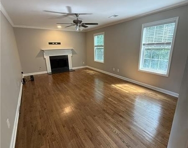 944 Crossing Rock Drive - Photo Thumbnail 2