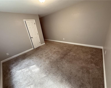 944 Crossing Rock Drive - Photo Thumbnail 13