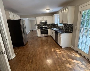 944 Crossing Rock Drive - Photo Thumbnail 6