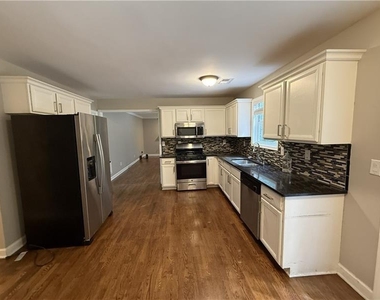 944 Crossing Rock Drive - Photo Thumbnail 9