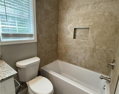 944 Crossing Rock Drive - Photo Thumbnail 17