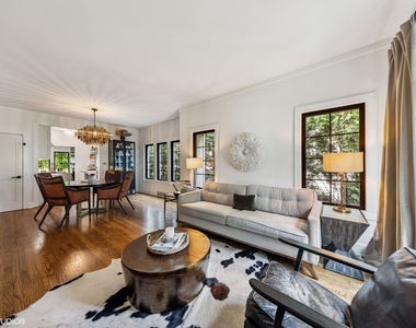 291 Oak Street - Photo Thumbnail 4