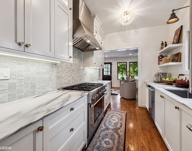 291 Oak Street - Photo Thumbnail 5