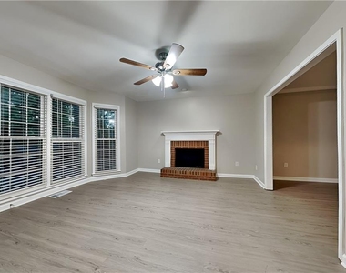 3480 Eastpines Way - Photo Thumbnail 2