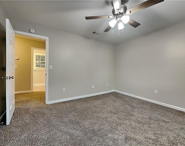 3480 Eastpines Way - Photo Thumbnail 13