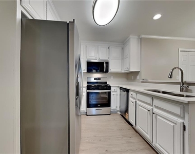 3480 Eastpines Way - Photo Thumbnail 5