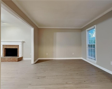3480 Eastpines Way - Photo Thumbnail 4