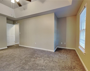 3480 Eastpines Way - Photo Thumbnail 15