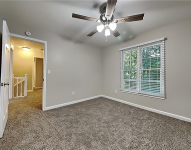 3480 Eastpines Way - Photo Thumbnail 11