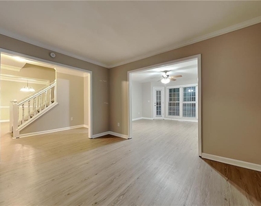 3480 Eastpines Way - Photo Thumbnail 3