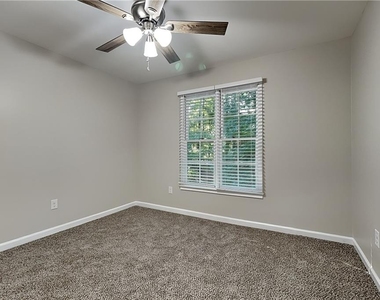 3480 Eastpines Way - Photo Thumbnail 12