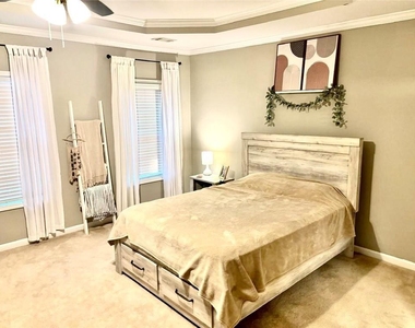 300 Snowgoose Court - Photo Thumbnail 8