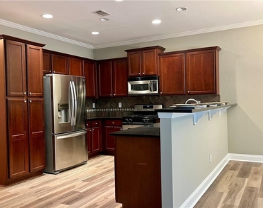 300 Snowgoose Court - Photo Thumbnail 5
