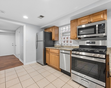1510 W Addison Street - Photo Thumbnail 6