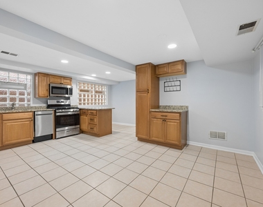 1510 W Addison Street - Photo Thumbnail 10