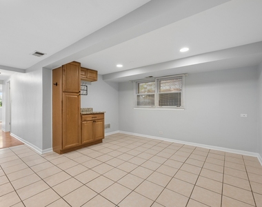 1510 W Addison Street - Photo Thumbnail 9