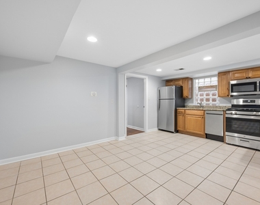 1510 W Addison Street - Photo Thumbnail 11