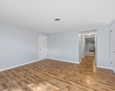 1510 W Addison Street - Photo Thumbnail 3