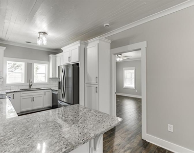 4615 S Lee Street - Photo Thumbnail 16