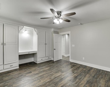 4615 S Lee Street - Photo Thumbnail 32