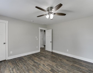 4615 S Lee Street - Photo Thumbnail 37