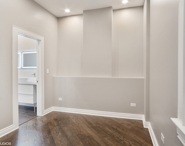 608 W Arlington Place - Photo Thumbnail 5