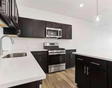 2106 Stillhaven Place - Photo Thumbnail 7