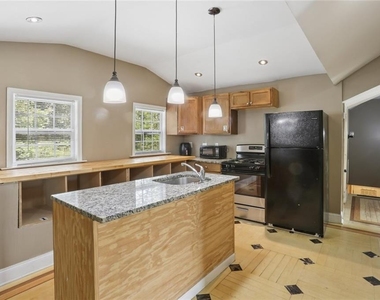 891 N Eugenia Place Nw - Photo Thumbnail 4