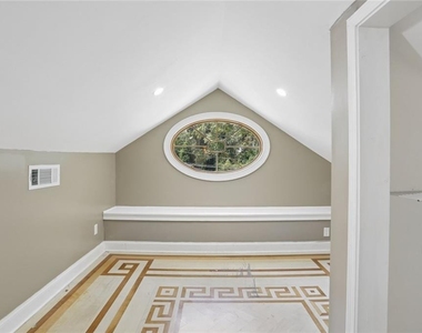 891 N Eugenia Place Nw - Photo Thumbnail 10