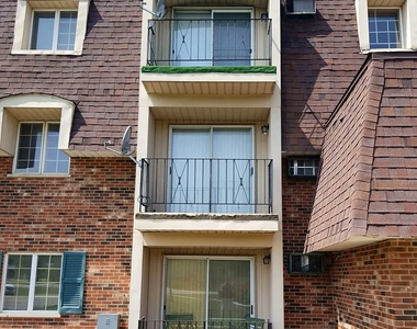 17985 Amherst Court - Photo Thumbnail 7